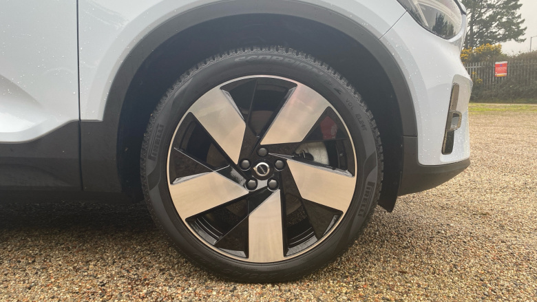 Volvo XC40 175kW Recharge Plus 69kWh 5dr Auto Electric Estate